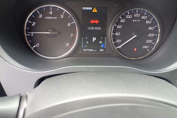 Used Mitsubishi Outlander 2016 2.4L 4x4 Elite Edition 5 Seats Odometer Close Up