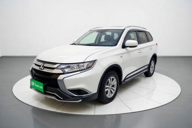 Used Mitsubishi Outlander 2016 2.0L Two-Wheel Drive Fashion Edition 5 Seats