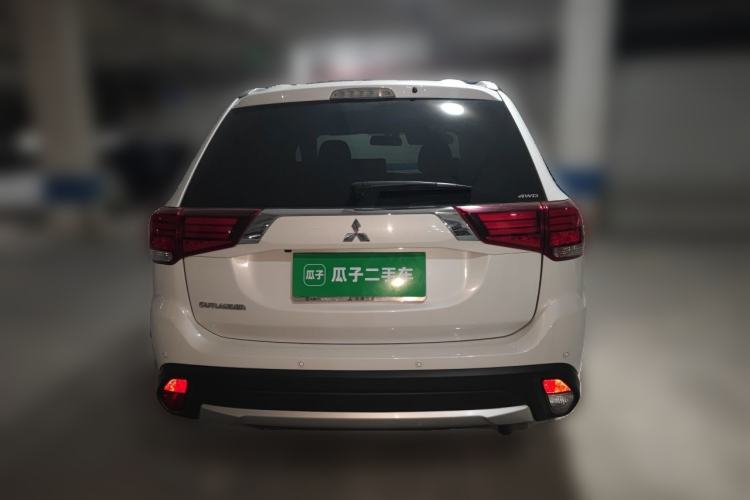 Used Mitsubishi Outlander 2016 2.4L 4x4 Elite Edition 5 Seats Rear