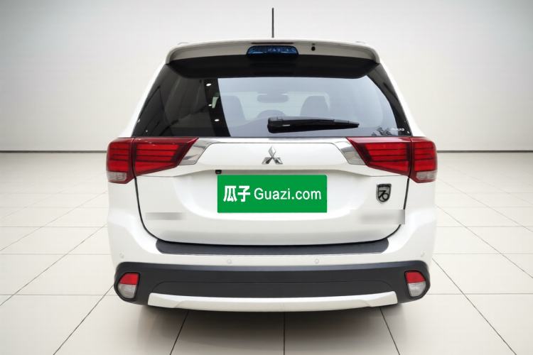 Used Mitsubishi Outlander 2016 2.4L 4x4 Elite Edition 5 Seats Rear