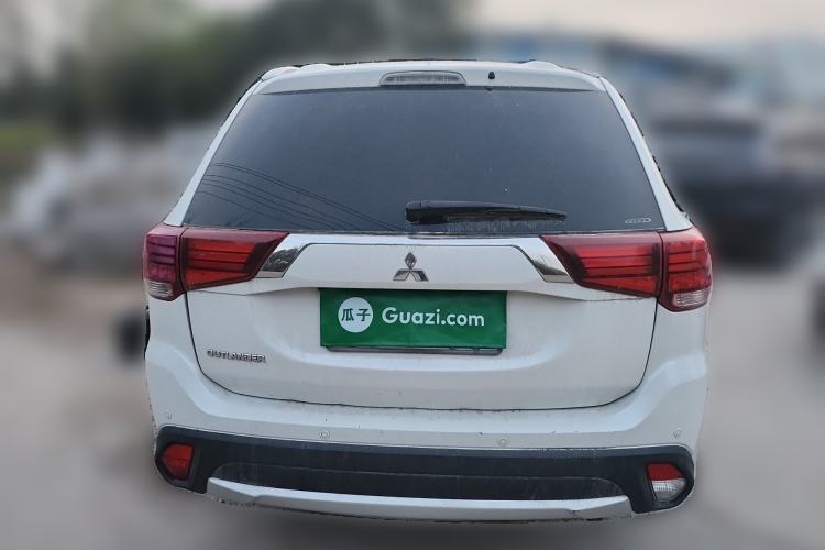 Used Mitsubishi Outlander 2016 2.4L 4x4 Elite Edition 5 Seats Rear
