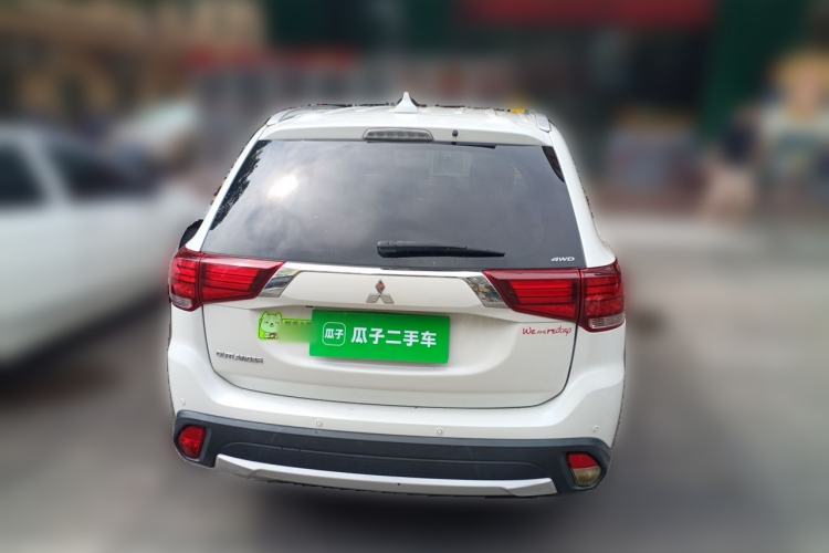 Used Mitsubishi Outlander 2016 2.4L 4x4 Elite Edition 5 Seats Rear