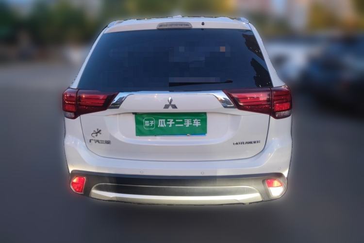 Used Mitsubishi Outlander 2016 2.4L 4x4 Luxury Edition 7-Seater Rear