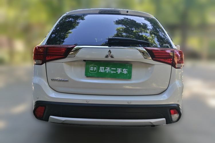 Used Mitsubishi Outlander 2016 2.4L 4x4 Elite Edition 5 Seats Rear
