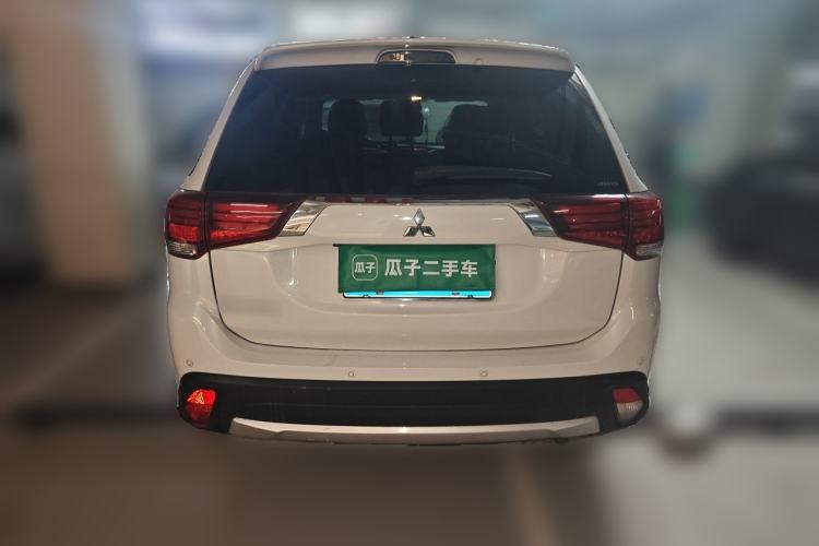 Used Mitsubishi Outlander 2016 2.4L 4x4 Elite Edition 5 Seats Rear