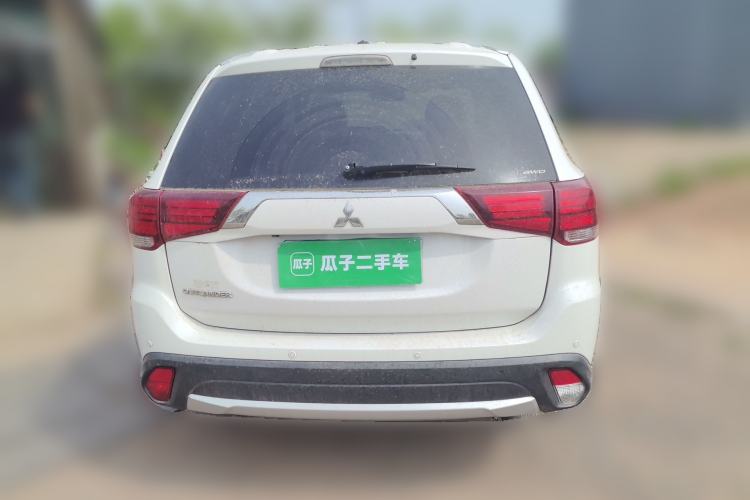 Used Mitsubishi Outlander 2016 2.4L 4x4 Elite Edition 5 Seats Rear