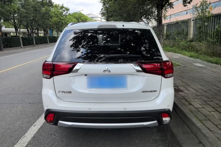 Used Mitsubishi Outlander 2016 2.4L 4x4 Elite Edition 5 Seats Rear