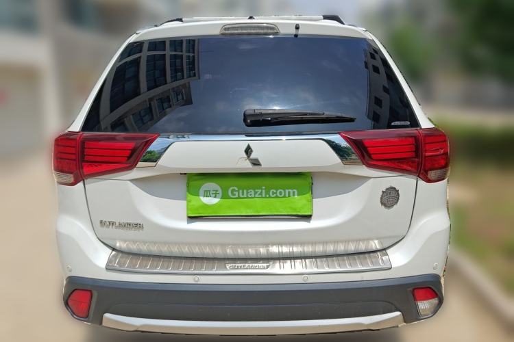 Used Mitsubishi Outlander 2016 2.4L 4x4 Elite Edition 5 Seats Rear