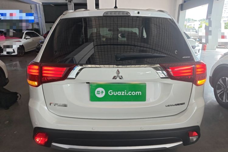Used Mitsubishi Outlander 2016 2.4L 4x4 Elite Edition 5 Seats Rear