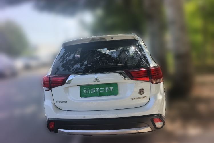 Used Mitsubishi Outlander 2016 2.4L 4x4 Elite Edition 5 Seats Rear
