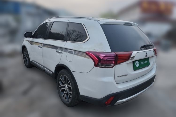Used Mitsubishi Outlander 2016 2.4L 4x4 Elite Edition 5 Seats Rear Left 45 Deg