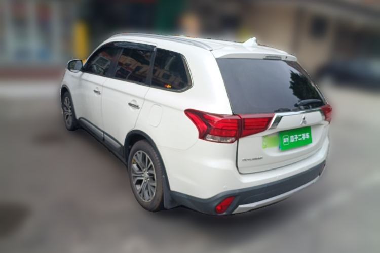 Used Mitsubishi Outlander 2016 2.4L 4x4 Elite Edition 5 Seats Rear Left 45 Deg
