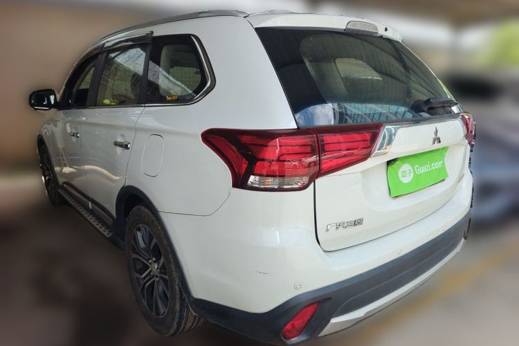 Used Mitsubishi Outlander 2016 2.4L 4x4 Elite Edition 5 Seats Rear Left 45 Deg