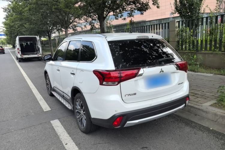 Used Mitsubishi Outlander 2016 2.4L 4x4 Elite Edition 5 Seats Rear Left 45 Deg