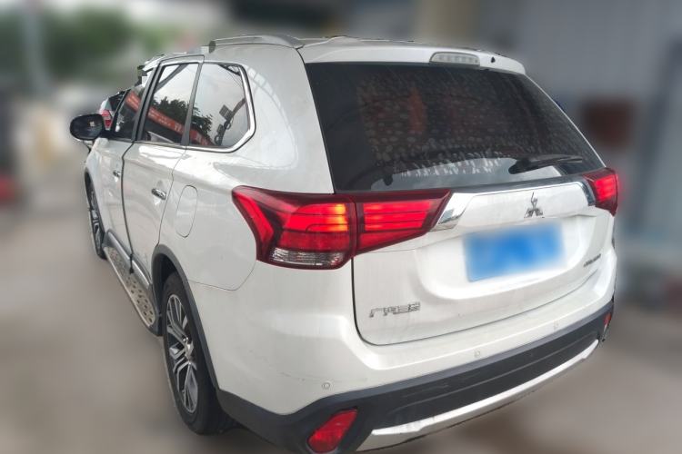 Used Mitsubishi Outlander 2016 2.4L 4x4 Elite Edition 5 Seats Rear Left 45 Deg