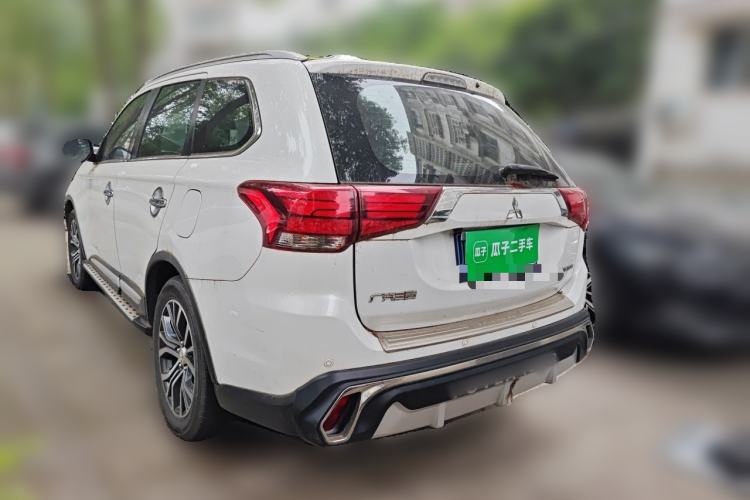 Used Mitsubishi Outlander 2016 2.4L 4x4 Elite Edition 5 Seats Rear Left 45 Deg