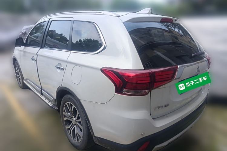 Used Mitsubishi Outlander 2016 2.4L 4x4 Elite Edition 5 Seats Rear Left 45 Deg