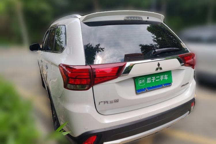 Used Mitsubishi Outlander 2016 2.4L 4x4 Elite Edition 5 Seats Rear Left 45 Deg