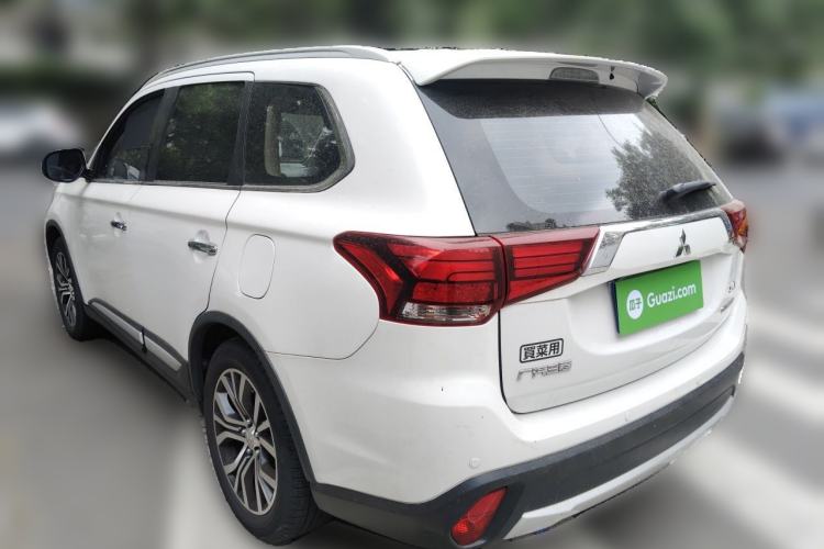 Used Mitsubishi Outlander 2016 2.4L 4x4 Elite Edition 5 Seats Rear Left 45 Deg