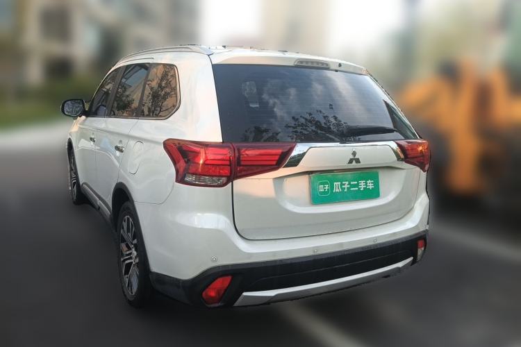 Used Mitsubishi Outlander 2016 2.4L 4x4 Elite Edition 5 Seats Rear Left 45 Deg