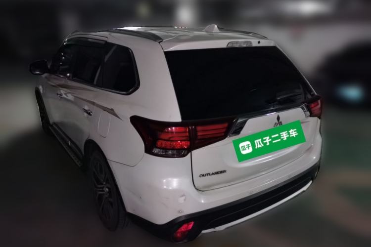 Used Mitsubishi Outlander 2016 2.4L 4x4 Elite Edition 5 Seats Rear Left 45 Deg