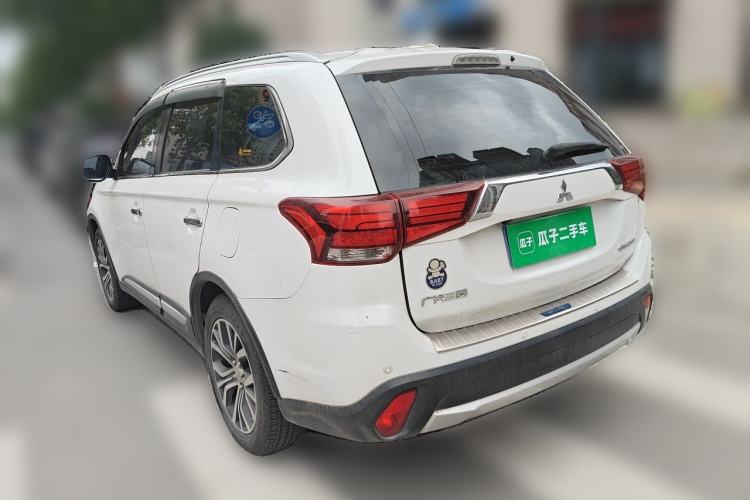 Used Mitsubishi Outlander 2016 2.4L 4x4 Elite Edition 5 Seats Rear Left 45 Deg