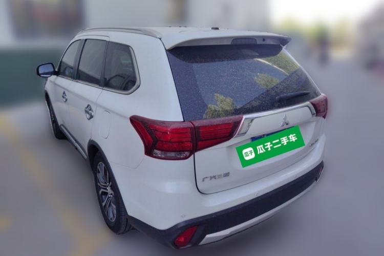 Used Mitsubishi Outlander 2016 2.4L 4x4 Elite Edition 5 Seats Rear Left 45 Deg