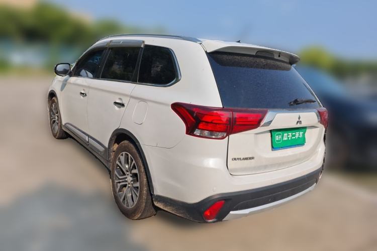 Used Mitsubishi Outlander 2016 2.4L 4x4 Elite Edition 5 Seats Rear Left 45 Deg