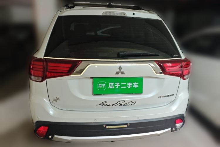 Used Mitsubishi Outlander 2016 2.4L 4x4 Elite Edition 5 Seats Rear