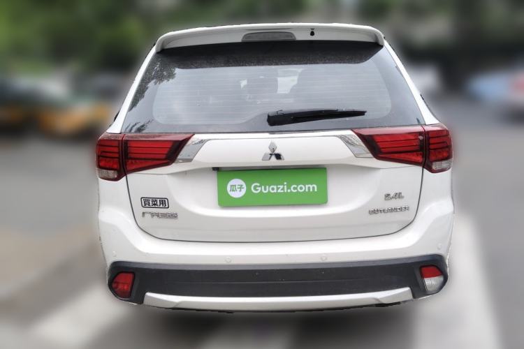 Used Mitsubishi Outlander 2016 2.4L 4x4 Elite Edition 5 Seats Rear