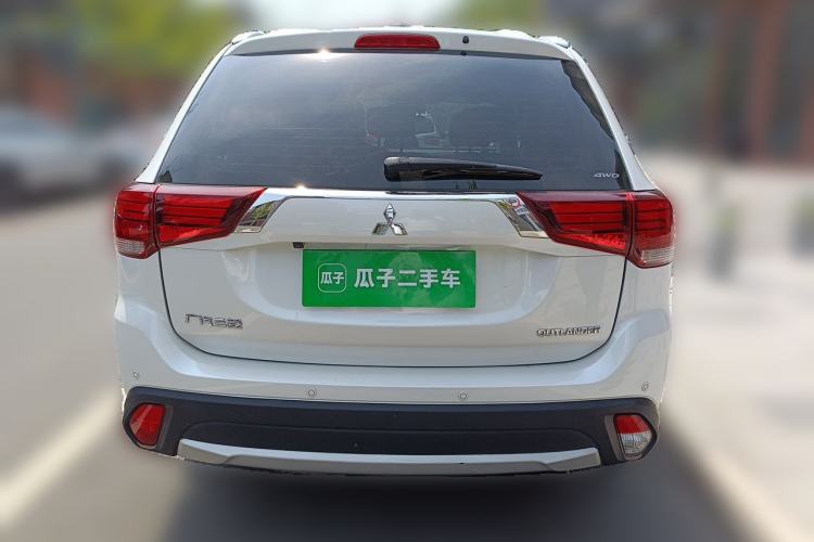 Used Mitsubishi Outlander 2016 2.4L 4x4 Elite Edition 5 Seats Rear