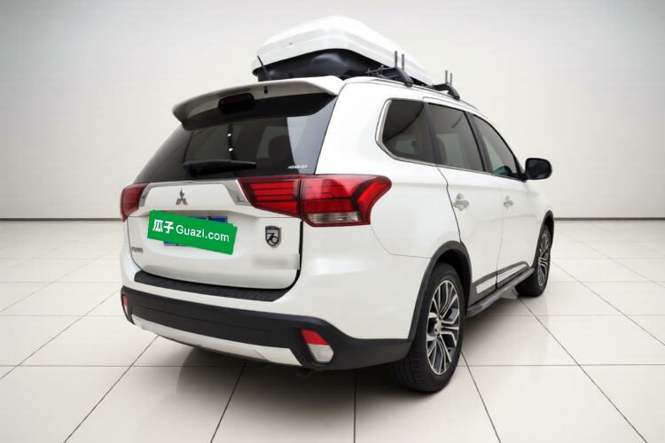 Used Mitsubishi Outlander 2016 2.4L 4x4 Elite Edition 5 Seats Rear Right 45 Deg
