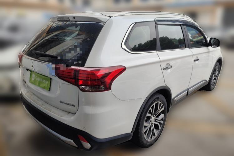 Used Mitsubishi Outlander 2016 2.4L 4x4 Elite Edition 5 Seats Rear Right 45 Deg