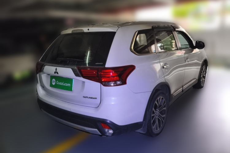 Used Mitsubishi Outlander 2016 2.4L 4x4 Elite Edition 5 Seats Rear Right 45 Deg