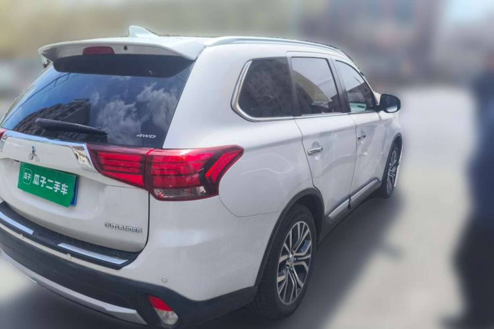 Used Mitsubishi Outlander 2016 2.4L 4x4 Elite Edition 5 Seats Rear Right 45 Deg