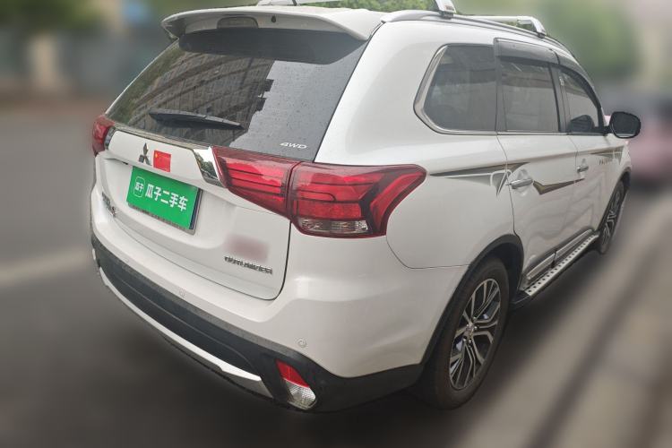 Used Mitsubishi Outlander 2016 2.4L 4x4 Elite Edition 5 Seats Rear Right 45 Deg