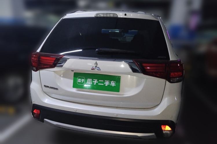 Used Mitsubishi Outlander 2016 2.4L 4x4 Elite Edition 5 Seats Rear