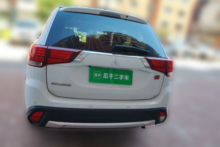 Used Mitsubishi Outlander 2016 2.4L 4x4 Elite Edition 5 Seats Rear