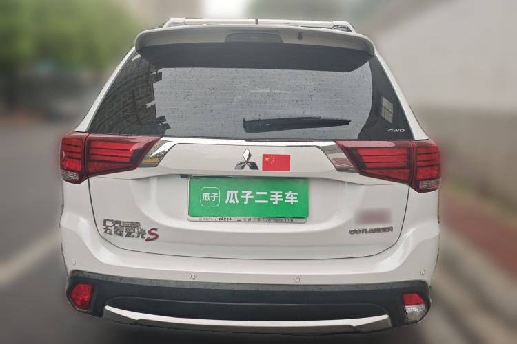 Used Mitsubishi Outlander 2016 2.4L 4x4 Elite Edition 5 Seats Rear