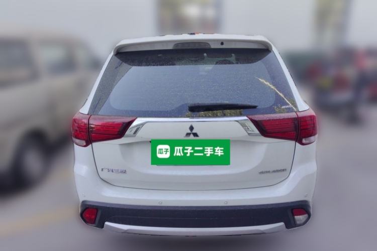 Used Mitsubishi Outlander 2016 2.4L 4x4 Elite Edition 5 Seats Rear