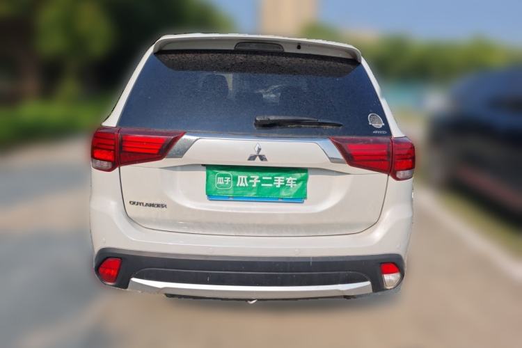 Used Mitsubishi Outlander 2016 2.4L 4x4 Elite Edition 5 Seats Rear