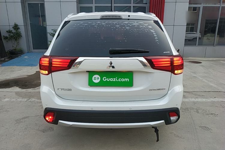 Used Mitsubishi Outlander 2016 2.4L 4x4 Elite Edition 5 Seats Rear