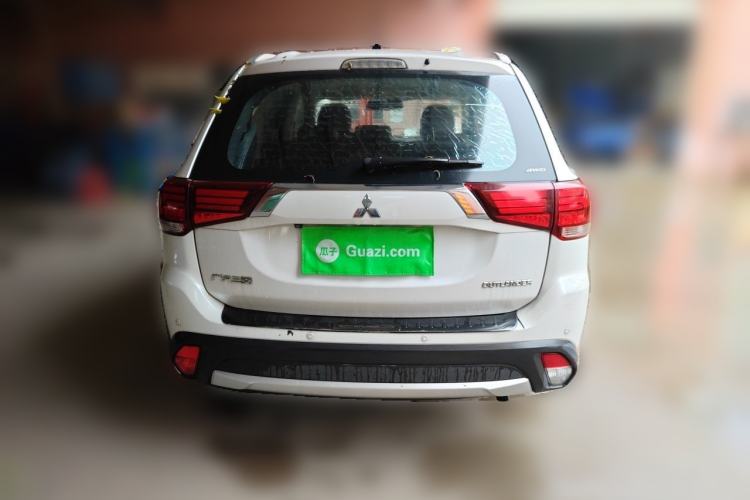 Used Mitsubishi Outlander 2016 2.4L 4x4 Elite Edition 5 Seats Rear