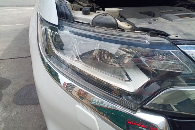 Used Mitsubishi Outlander 2016 2.4L 4x4 Elite Edition 5 Seats Right Front Headlight