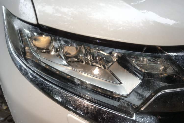 Used Mitsubishi Outlander 2016 2.4L 4x4 Elite Edition 5 Seats Right Front Headlight