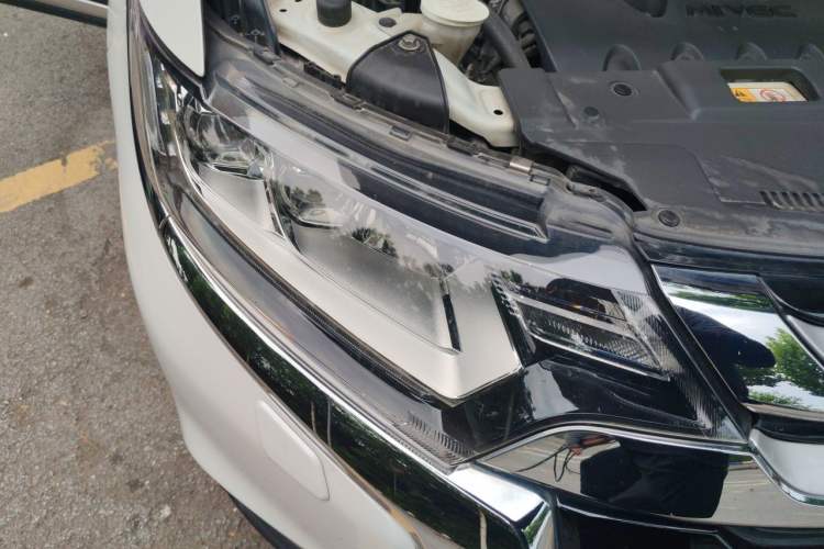 Used Mitsubishi Outlander 2016 2.4L 4x4 Elite Edition 5 Seats Right Front Headlight