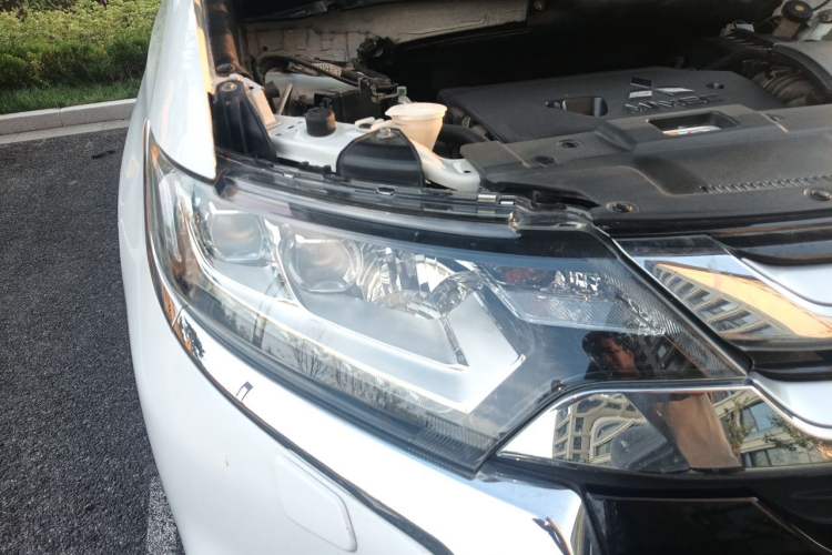 Used Mitsubishi Outlander 2016 2.4L 4x4 Elite Edition 5 Seats Right Front Headlight