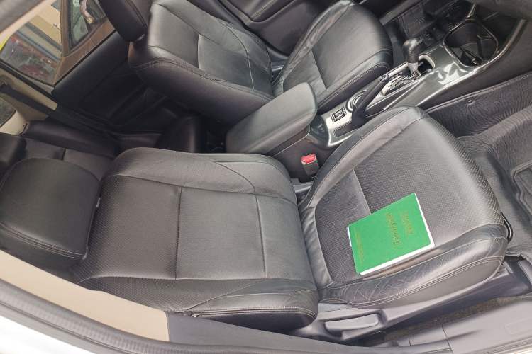 Used Mitsubishi Outlander 2016 2.4L 4x4 Elite Edition 5 Seats Right Front Seat