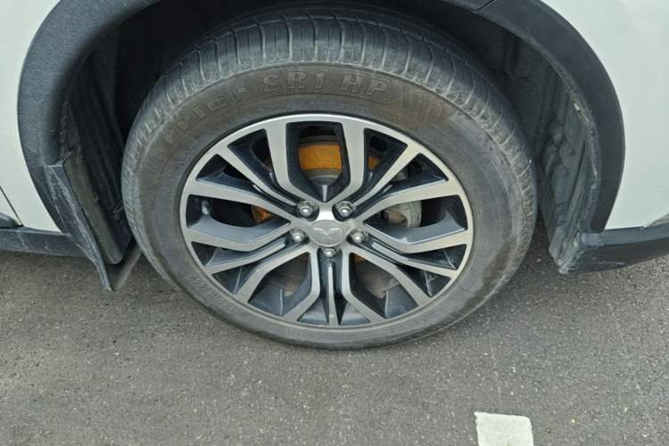 Used Mitsubishi Outlander 2016 2.4L 4x4 Elite Edition 5 Seats Right Front Wheel Hub