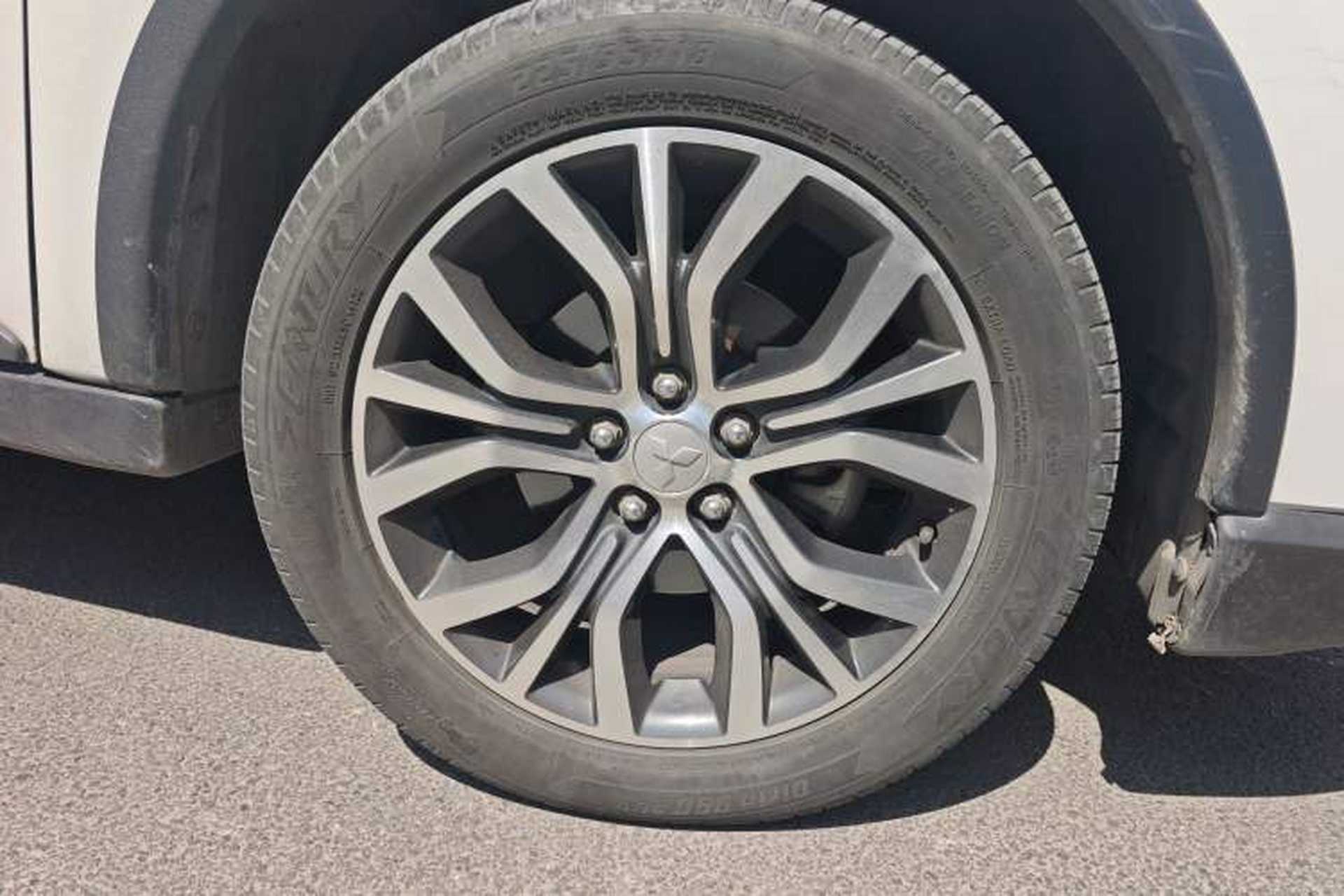 Used Mitsubishi Outlander 2016 2.4L 4x4 Elite Edition 5 Seats Right Front Wheel Hub